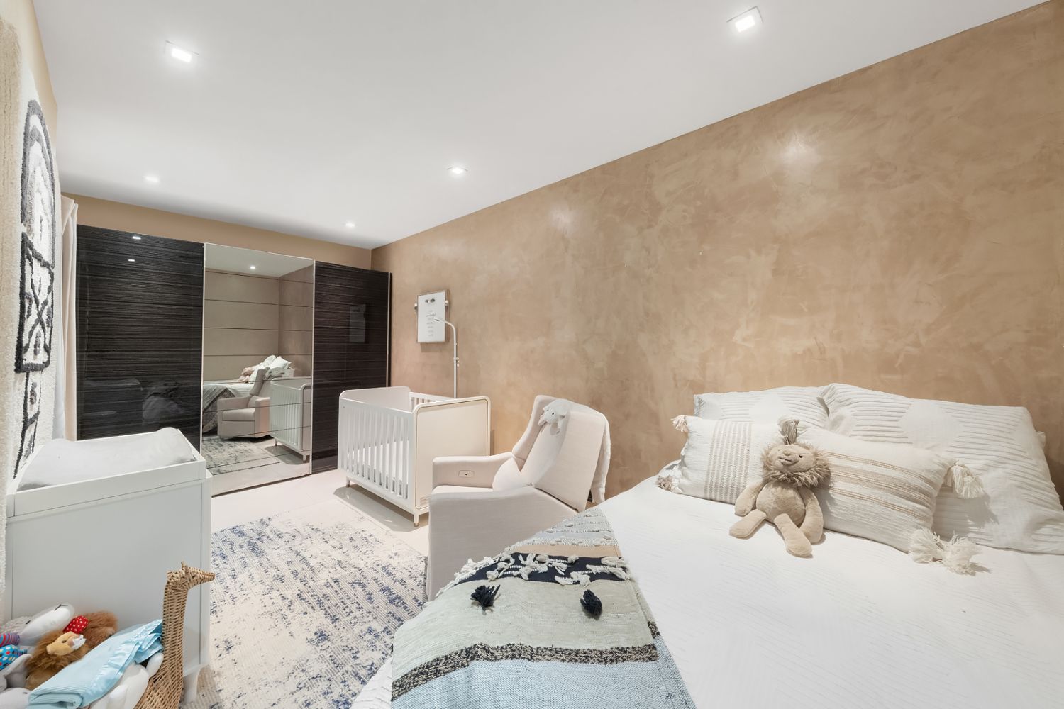 111 Fulton Street 806 Seaport District New York NY 10038
