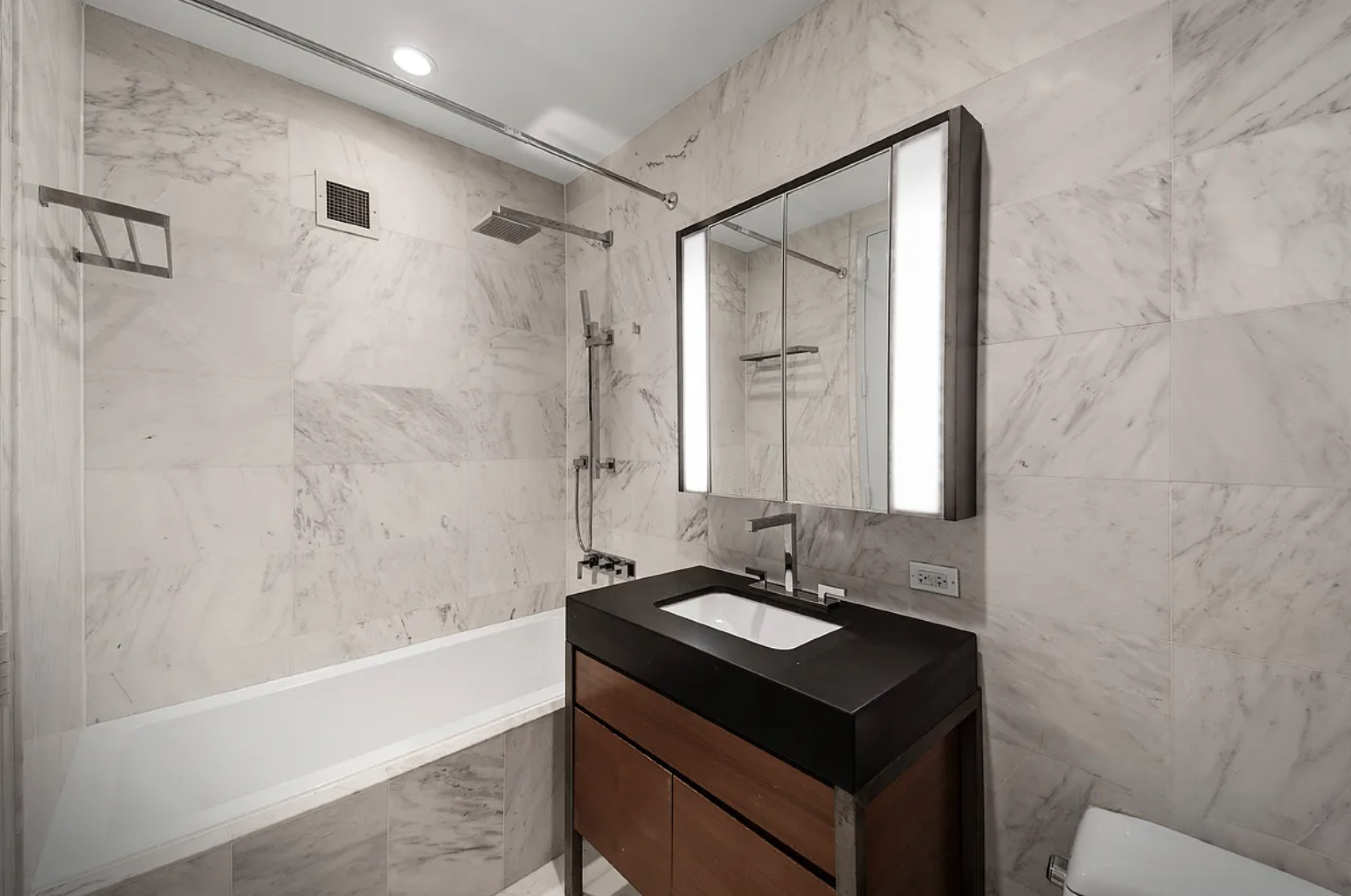 75 Wall Street Financial District New York NY 10005