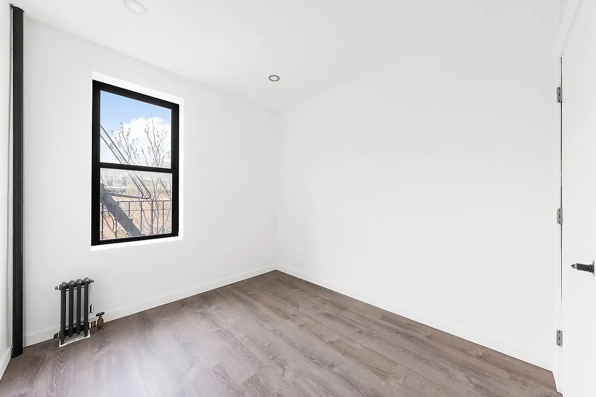 350 South 4th Street Williamsburg Brooklyn NY 11211